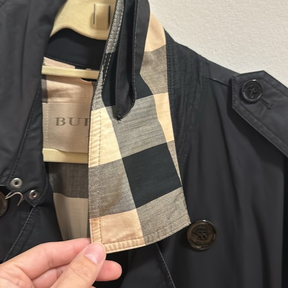 Burberry Brit men trench coat black size medium (used but great condition) - Picture 5 of 6